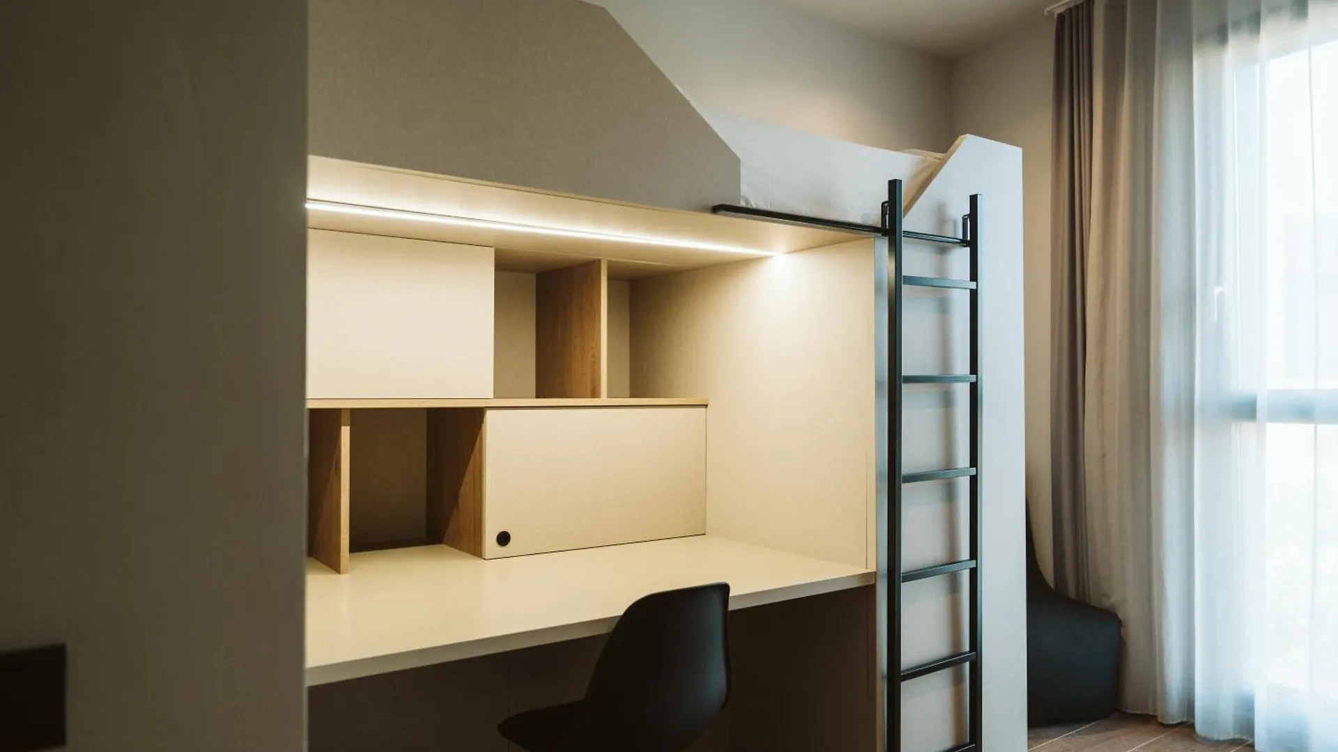 Blau Student Housing - Students Only Apartment Barcelona Spain