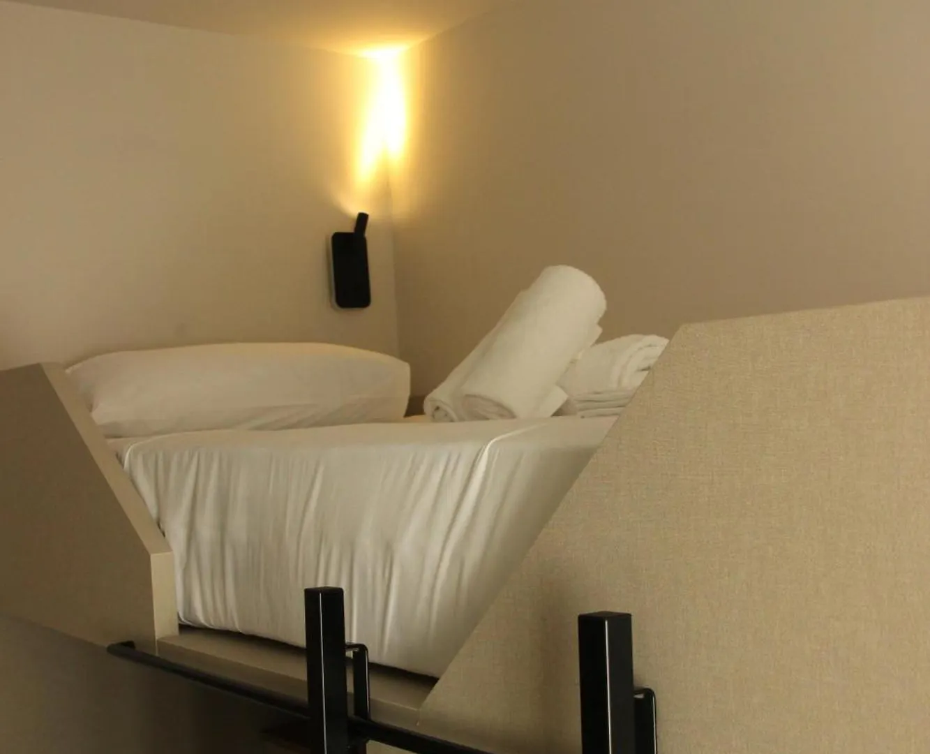 Blau Student Housing - Students Only Apartment Barcelona